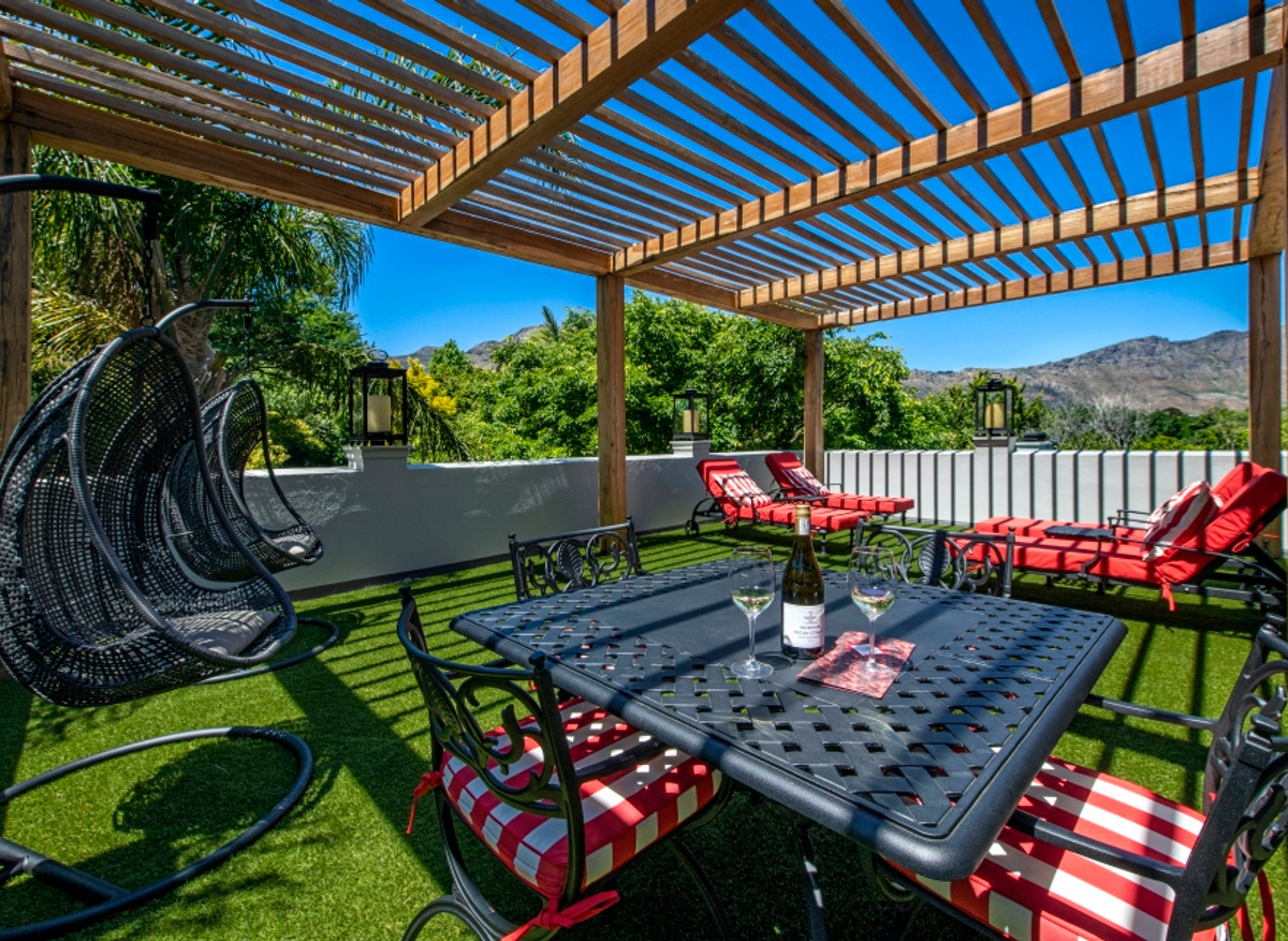 Avondrood Mountain View Suite veranda