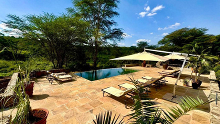 Pool+and+loungers.jpeg 1