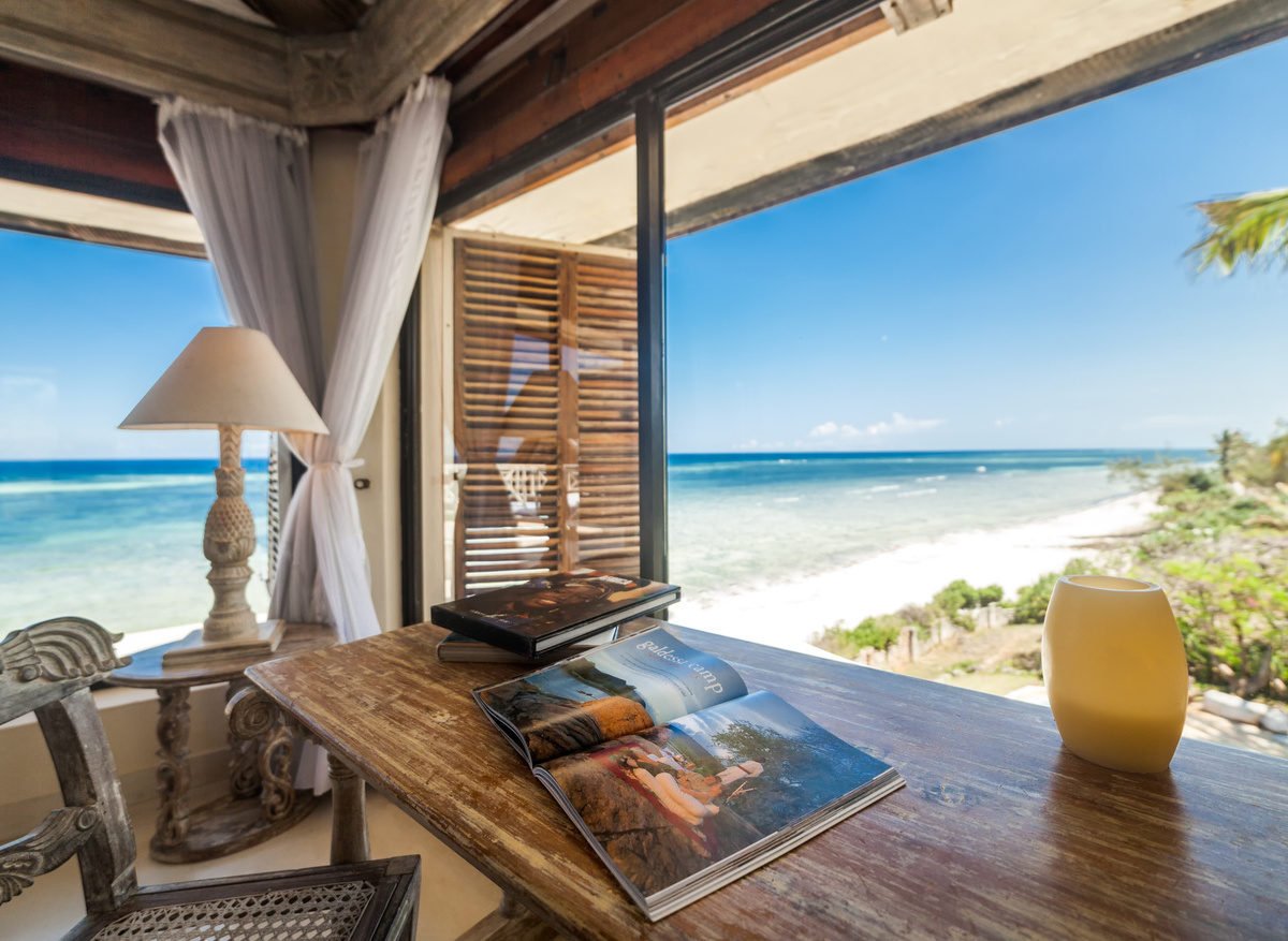 03-Alfajiri Cliff a Master Bedroom desk view (2) copy.jpg