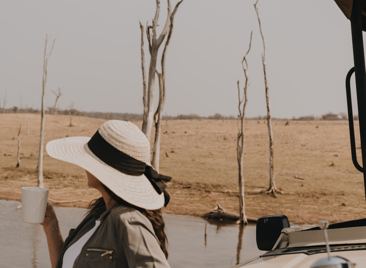 Lakeside coffee time_Changa.jpg