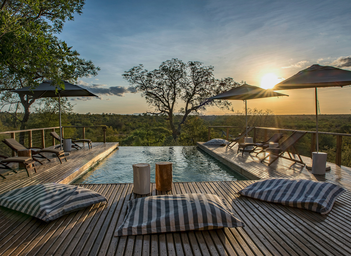 simbavati-hilltop-lodge-pool-sunset.jpg