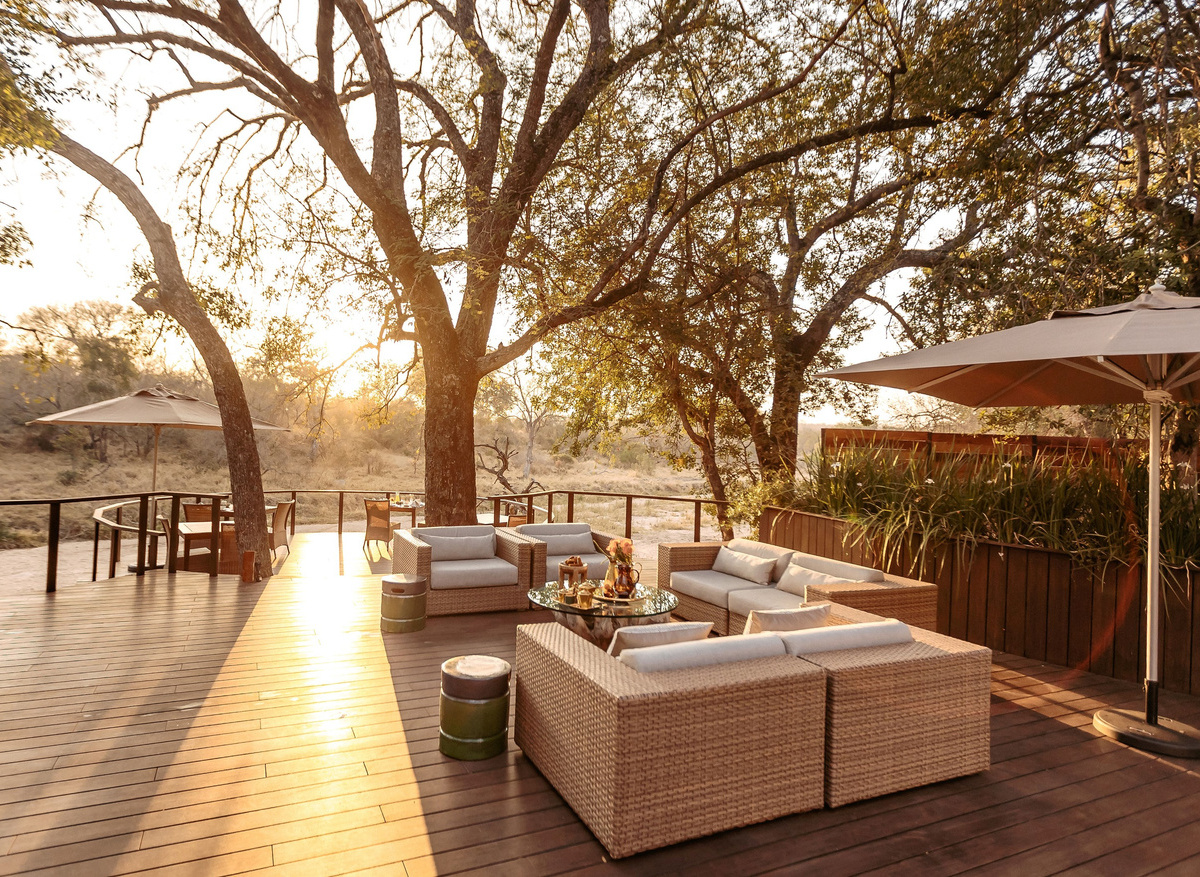 Dulini Moya - Main deck (2).jpg