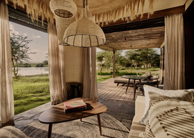 260522_A&K KITIRUA_01_SUITES_0109_FAMILY SUITE LOUNGE VIEW_FF.jpg