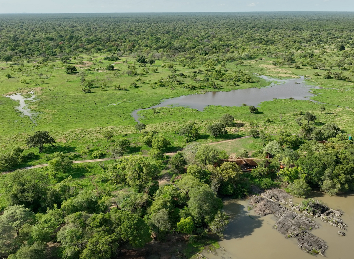 MAWIMBI Bush Camp from above - 360 degree wildlife viewing
