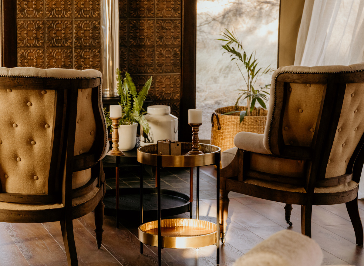 Thorn Bush Tented Camp Room Decor
