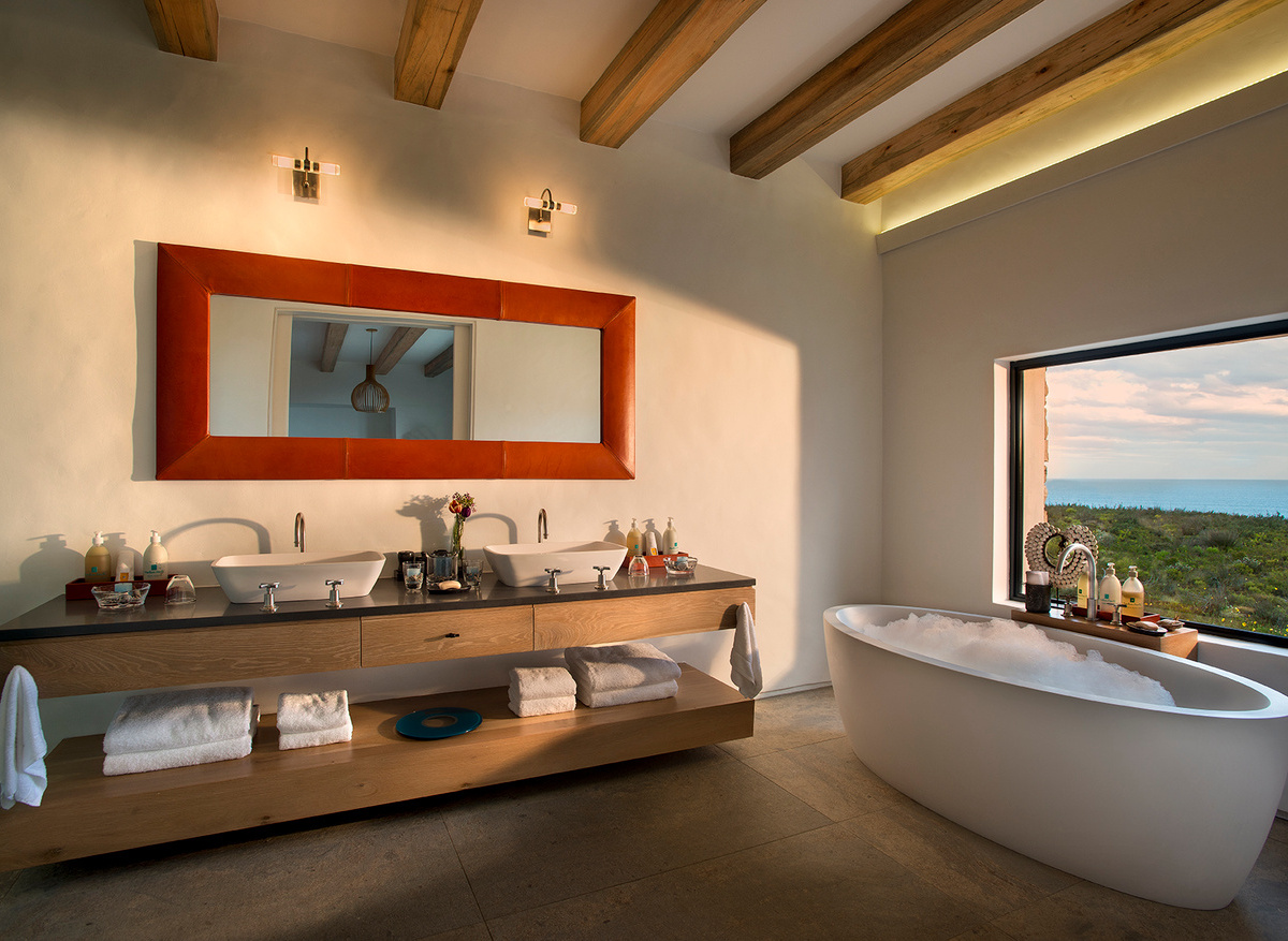 Morukuru Ocean House - bathroom.jpg