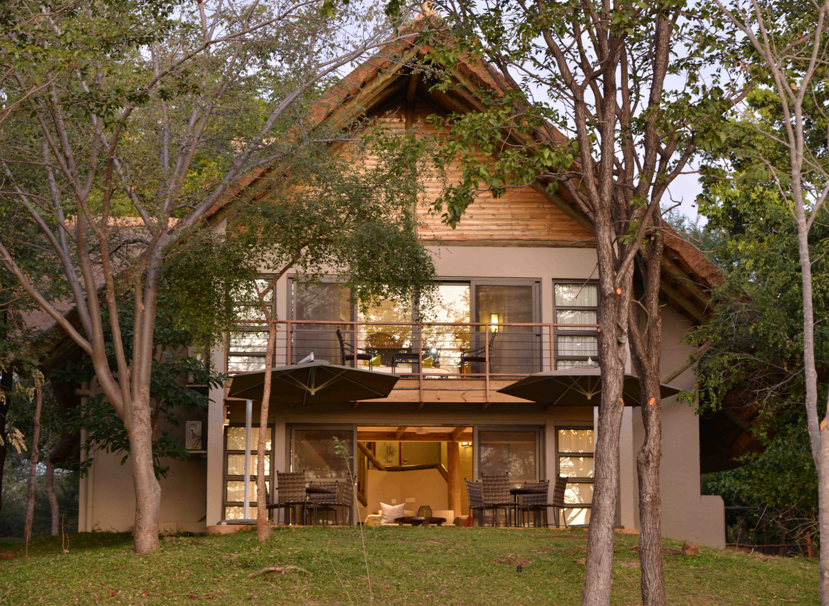 Victoria Falls Safari Suites