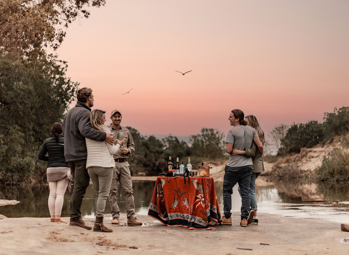 Dulini Moya - Sundowners (3).jpg