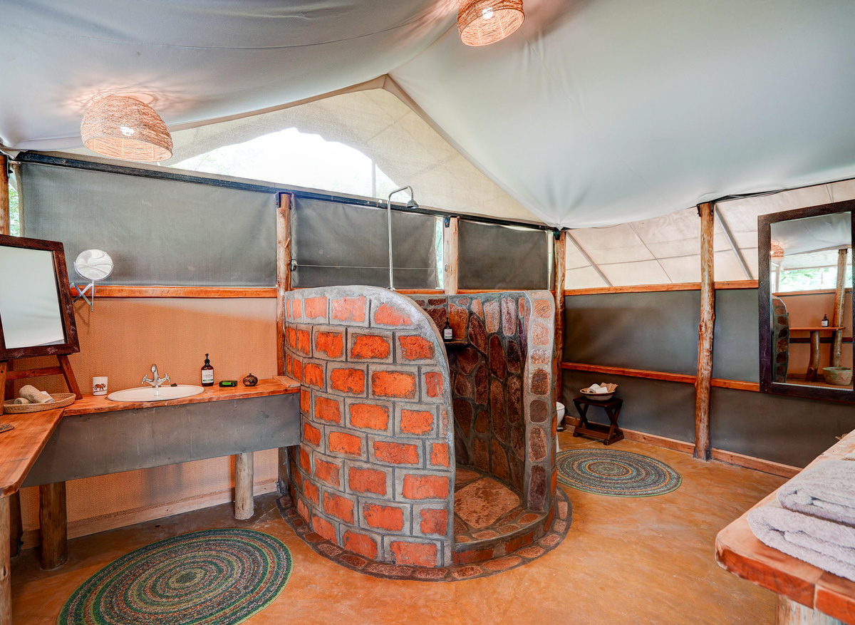 Ishasha Wilderness Camp - Bathroom