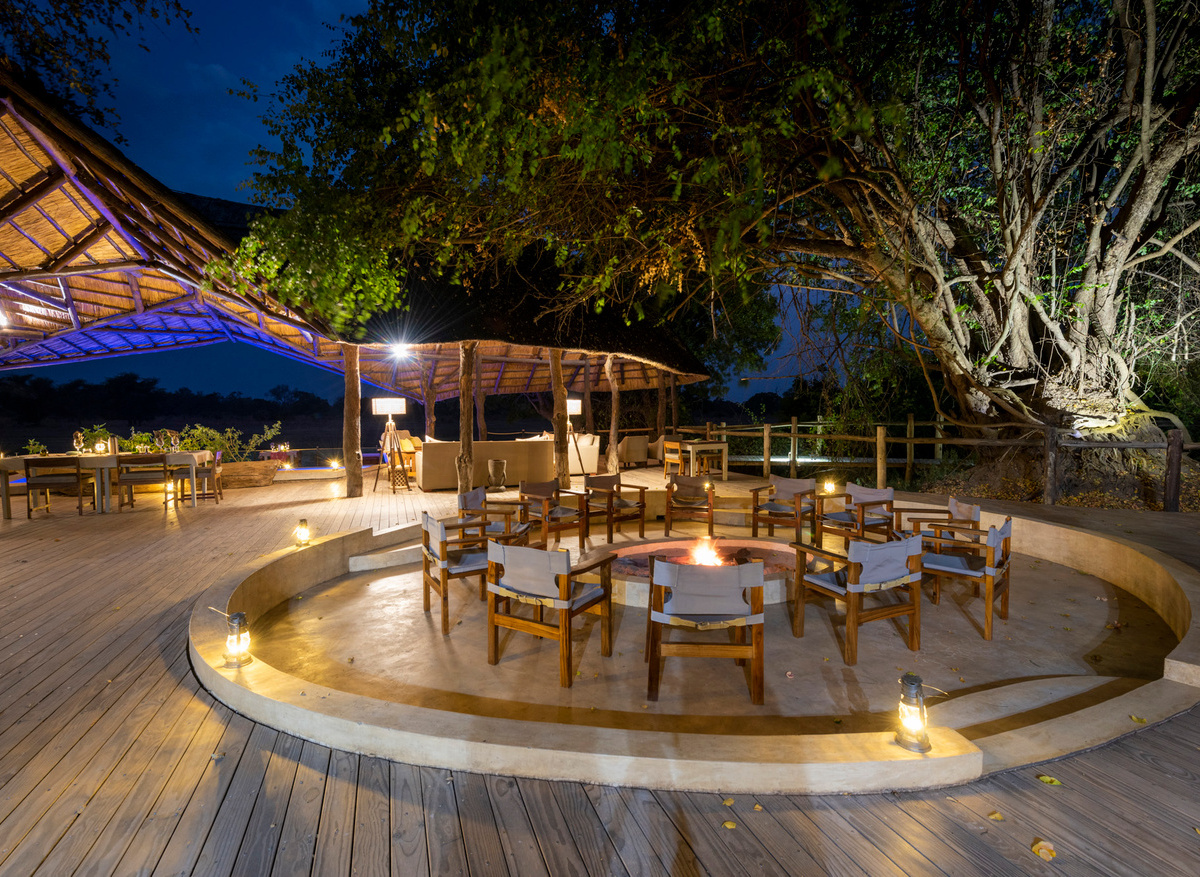 LC FIRE PIT @ NIGHT.jpg