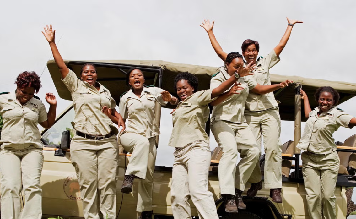 Women in Safaris.png