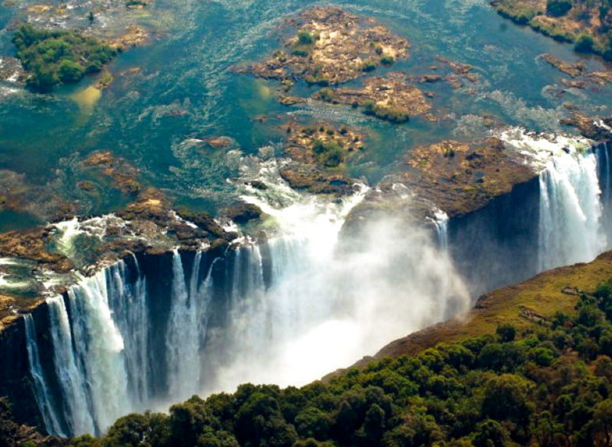 Discover Africa - Victoria Falls safari