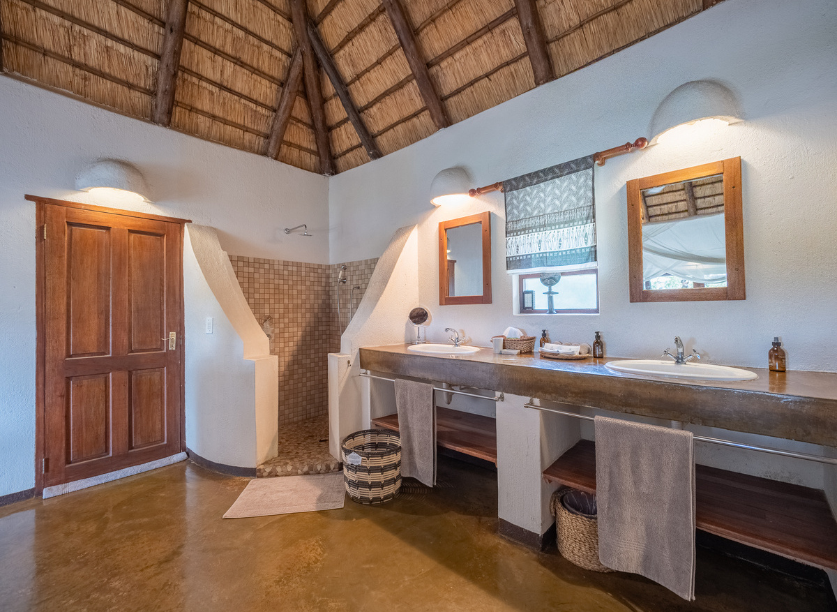 Olifant Villa Suite I Bathroom.jpg