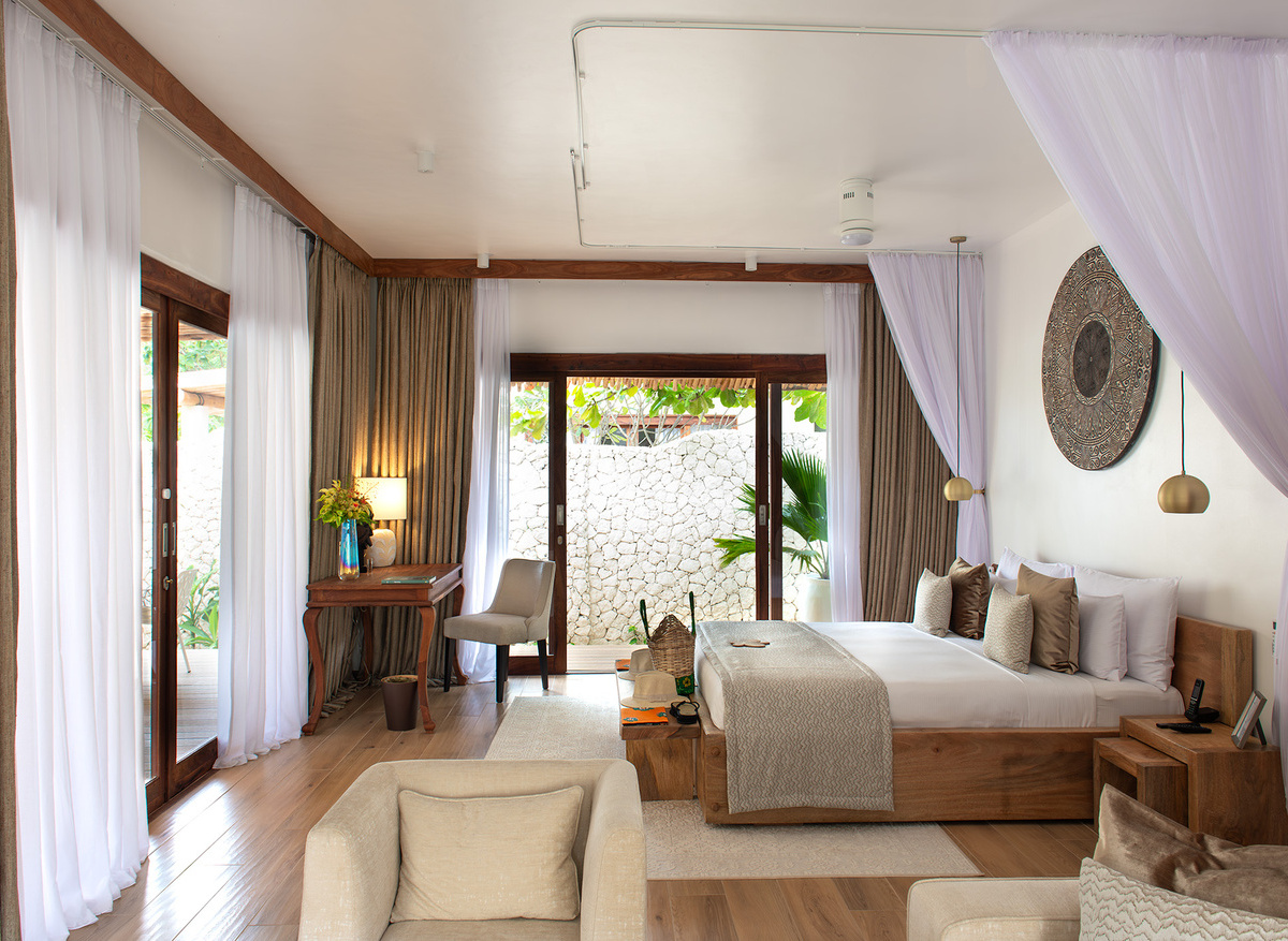 Garden Villa with Hot Tub