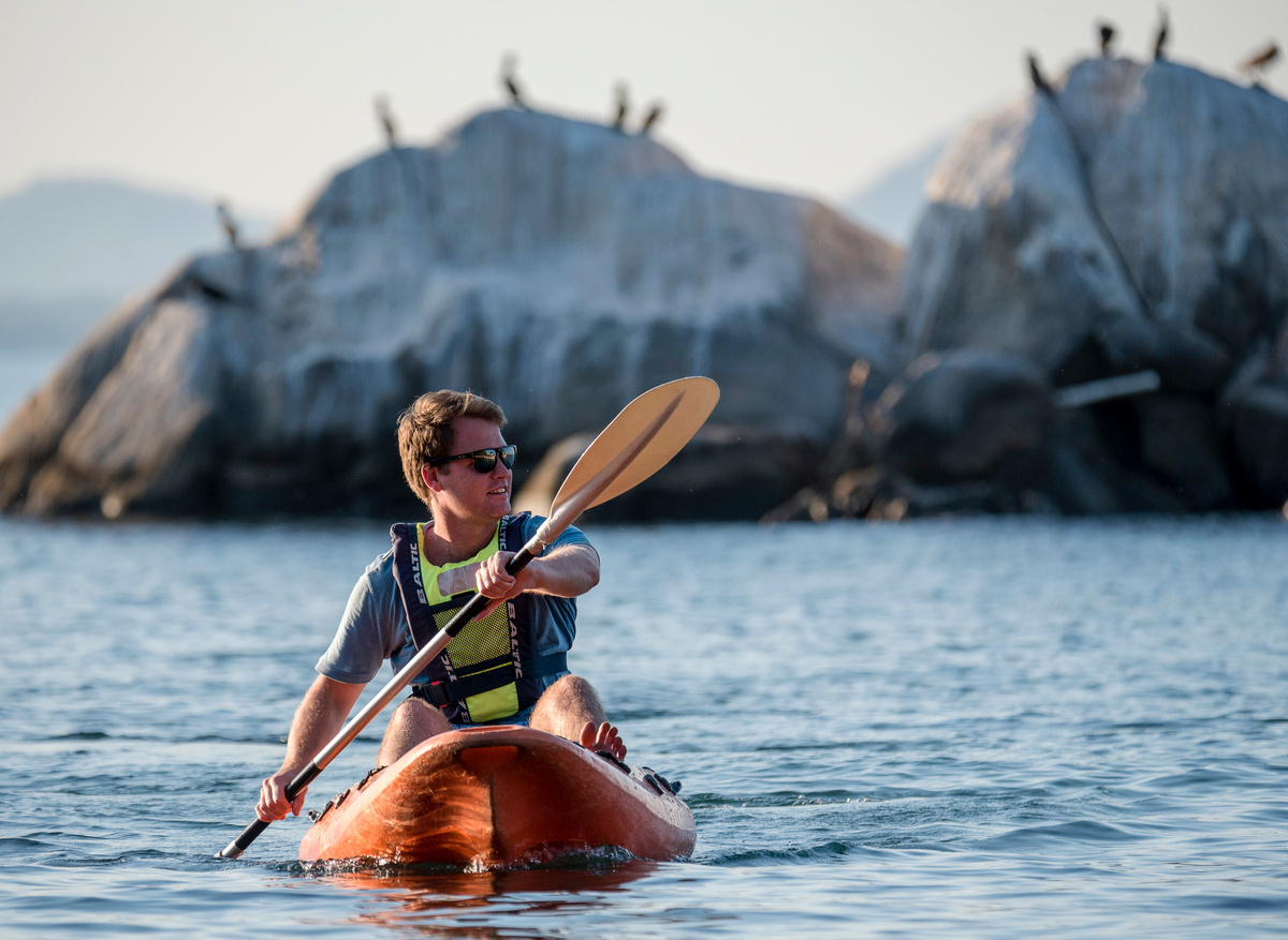 Kayaking by Jonathan Ramael 