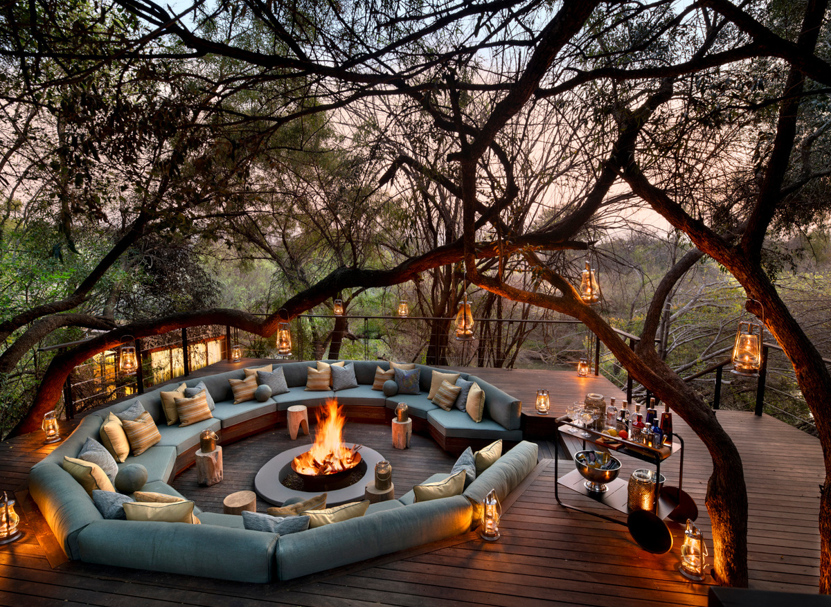 Morukuru Owner's House - Firepit.JPG
