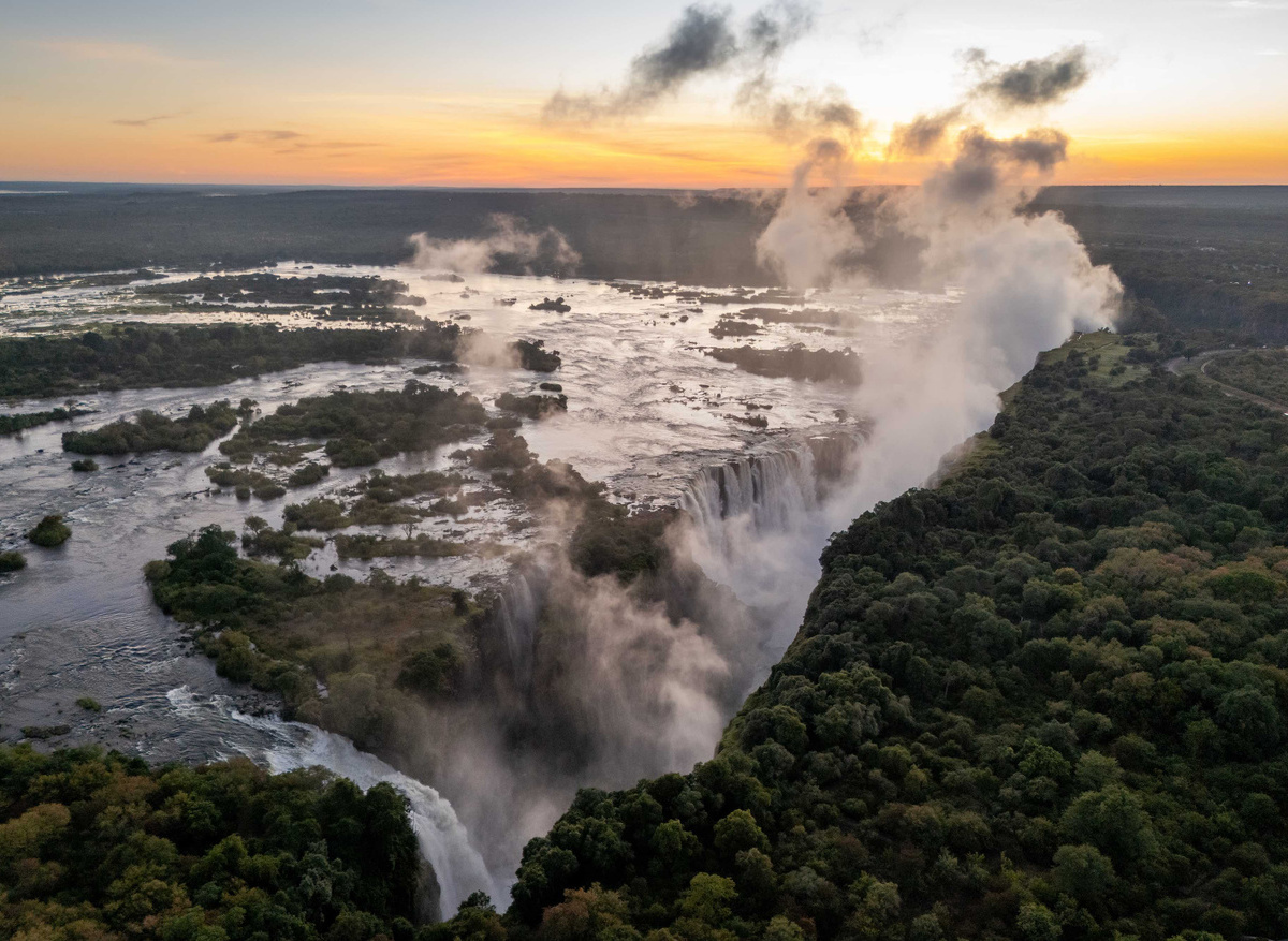 Victoria Falls.jpg